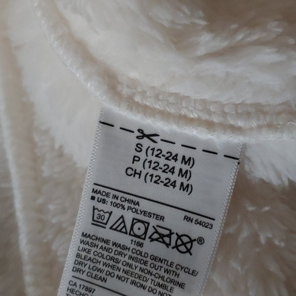 24mth & 3T Little girls fuzzy unicorn robe! - Picture 4 of 4